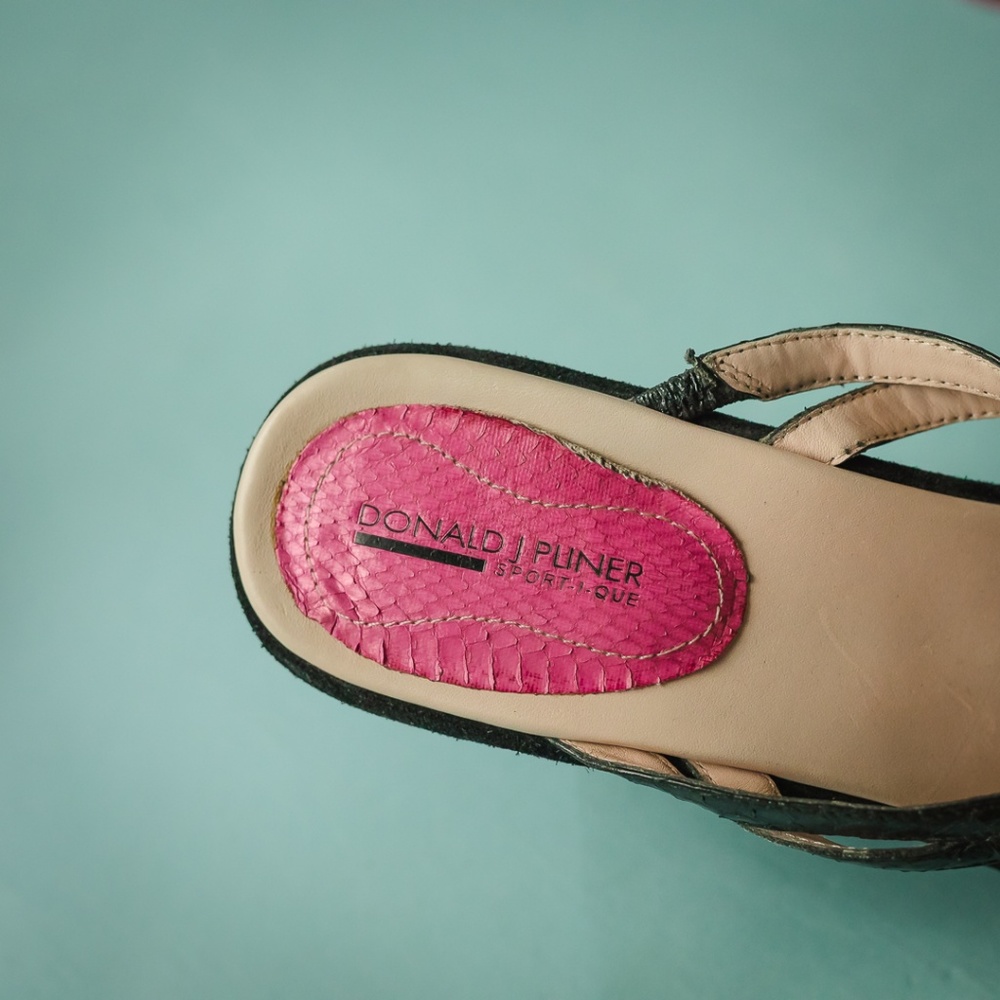 Donald J Pliner 9.5 Black Pink Suede Wedge Sandals - Picture 4 of 6